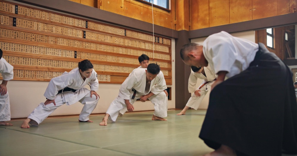 Aikido – sztuka harmonii ciała i ducha w praktyce samoobrony