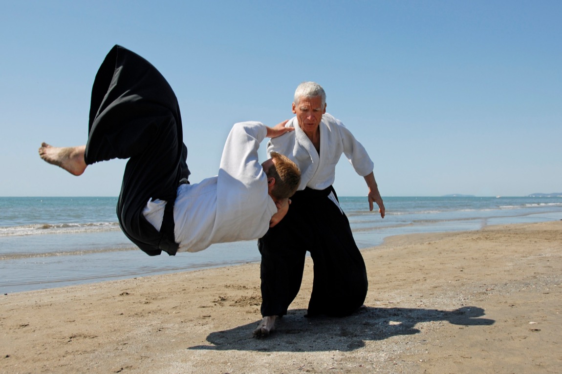 Aikido jako droga harmonii: jak sztuka walki wpływa na rozwój osobisty i zdrowie