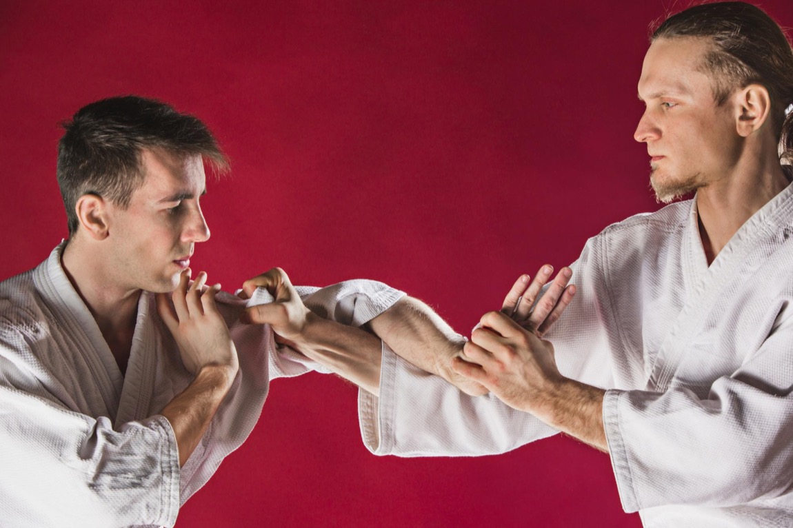 Aikido: Japońska sztuka walki oparta na zasadach harmonii i nieagresji