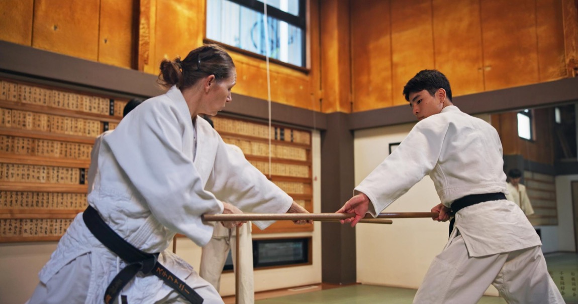 Aikido: Wprowadzenie do japońskiej sztuki walki i jej filozofii