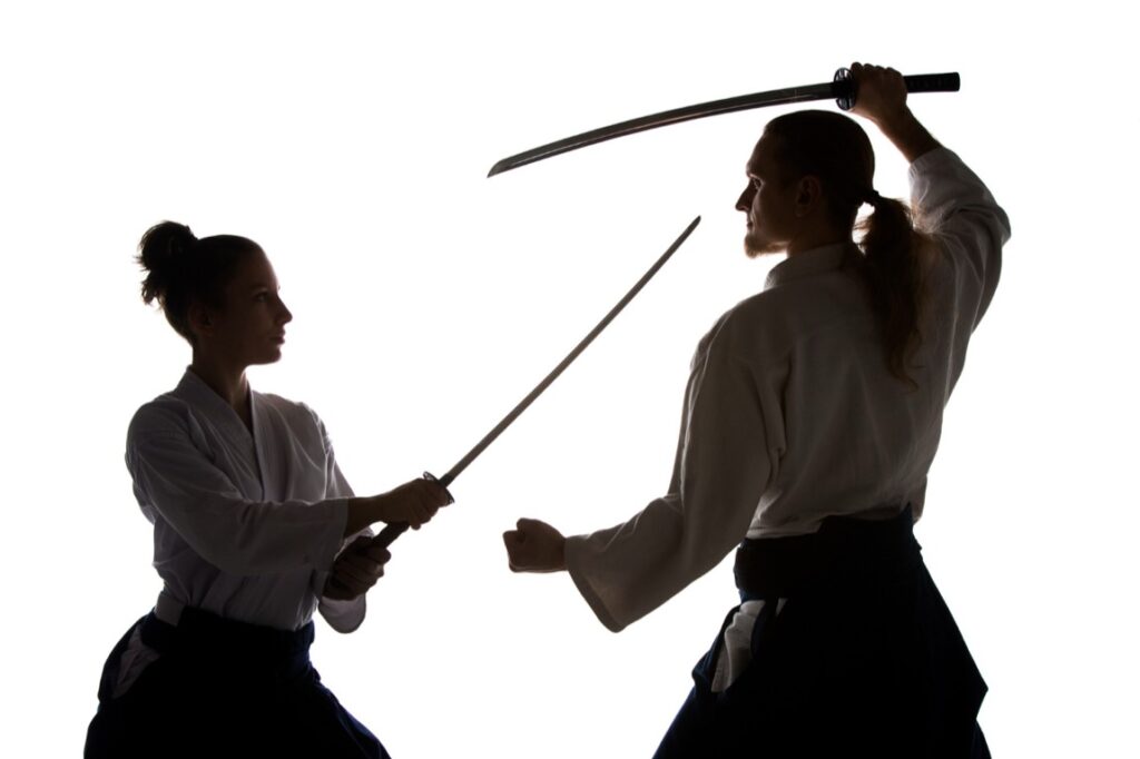 Aikido, znane jako "droga harmonii", to japońska sztuka walki, która kładzie nacisk na neutralizację ataku bez wyrządzania krzywdy przeciwnikowi